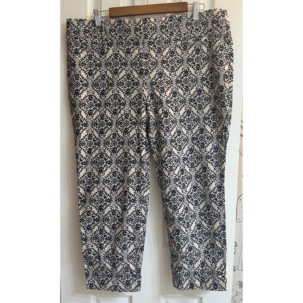 Ann Taylor LOFT Marisa Crop Pants Navy White Medallion Print Size 18